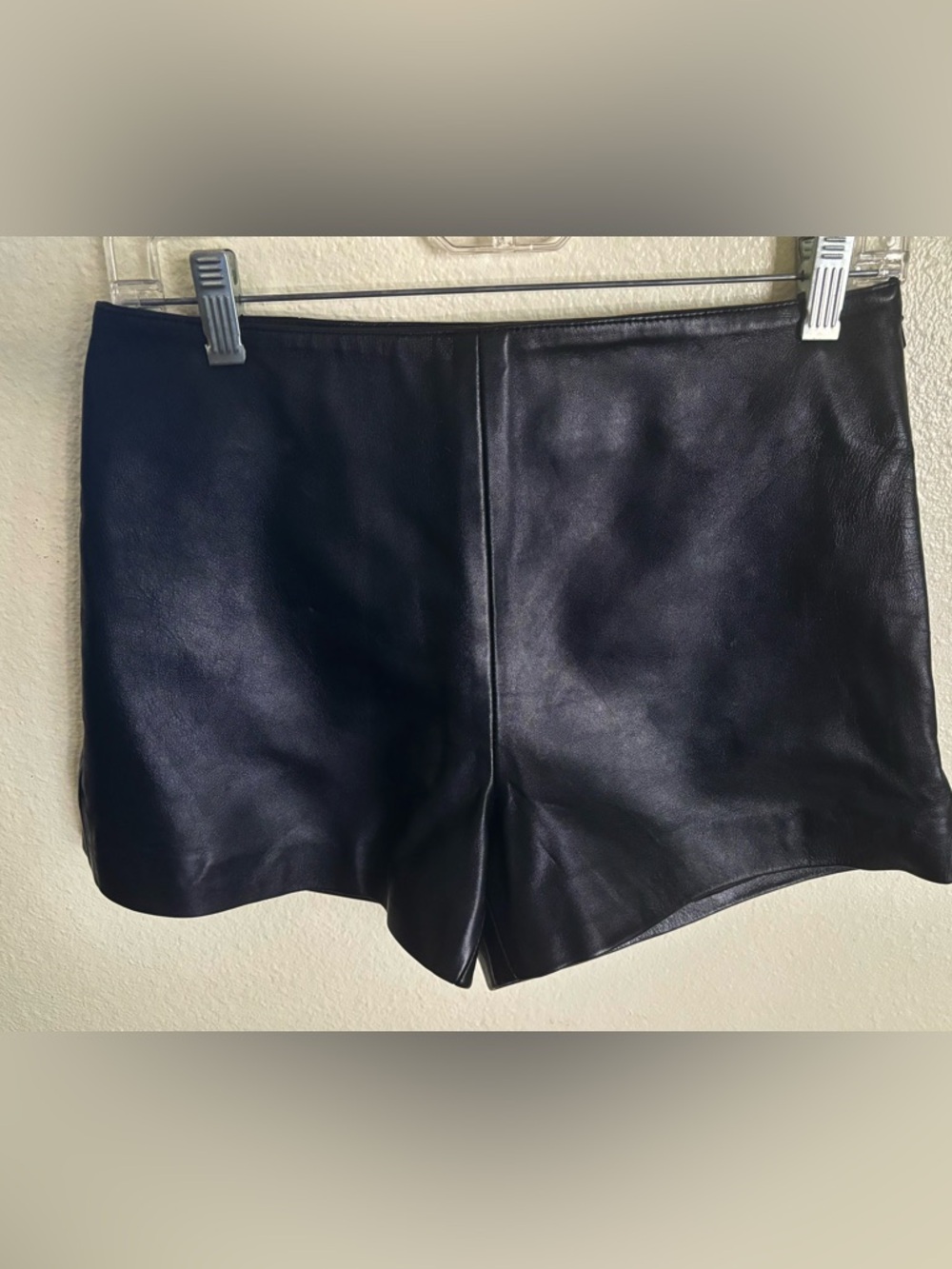 Hugo Buscati Black Leather High-Waist Women's Shorts Sz 8